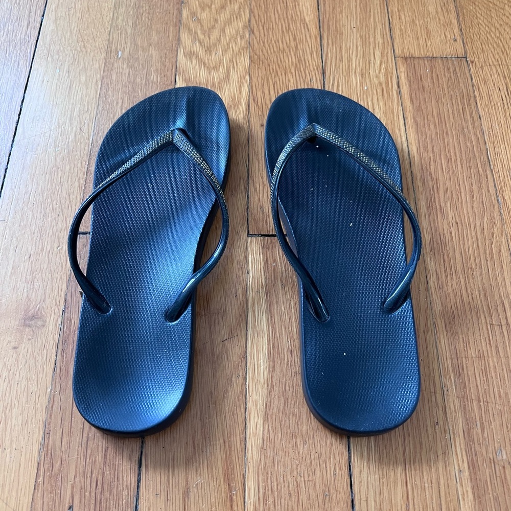 Gap Brown Flip-Flops Made in Brazil US Sz 7 EU 38